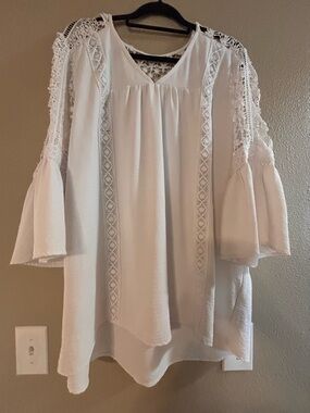 Boho White Crochet-Trim Bell Sleeve Tunic